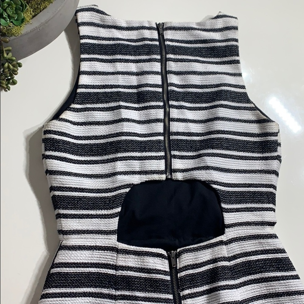Banana Republic Woven Sleeveless Pocket mini Dress 0 black and white - Picture 5 of 6